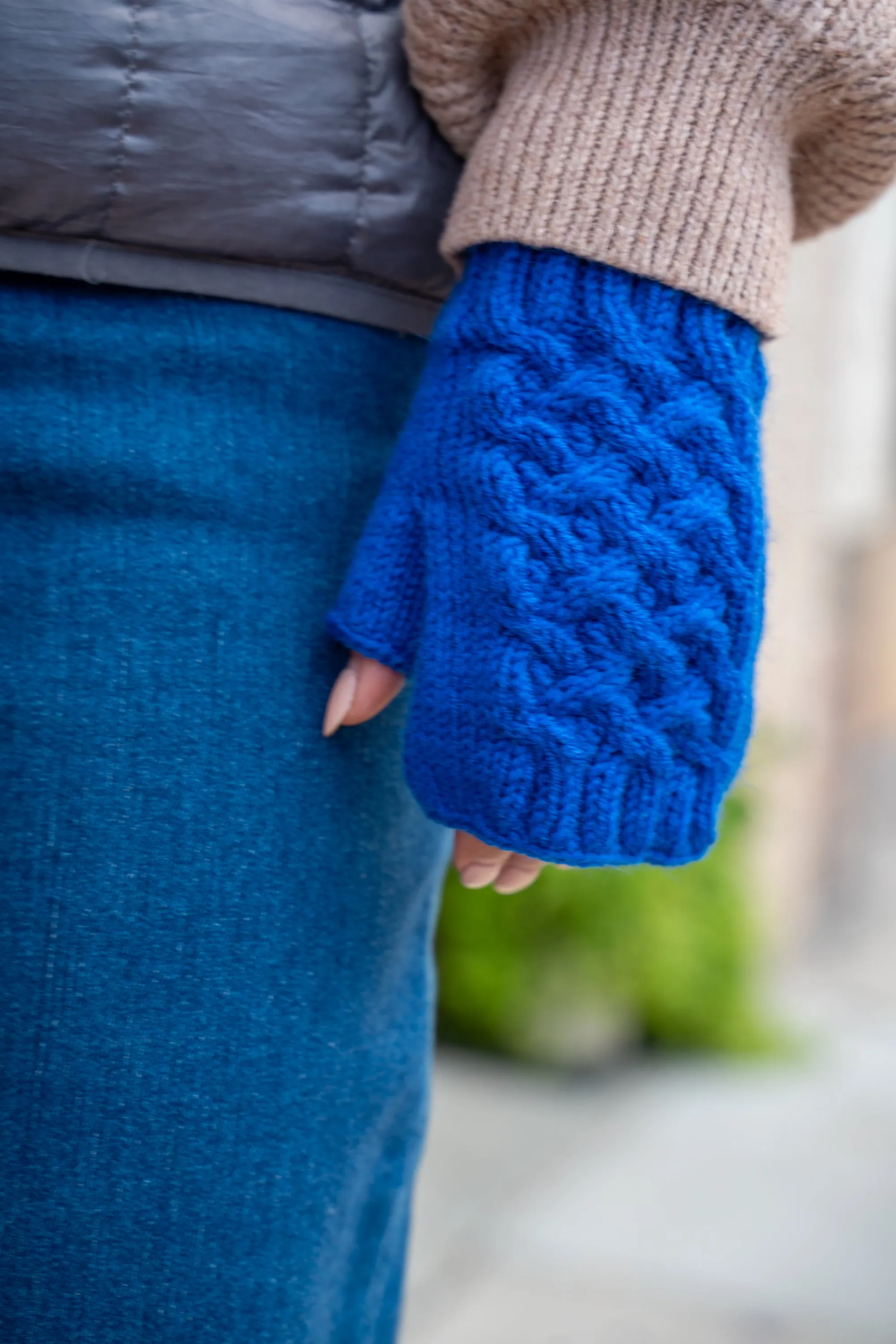 Cable-Knit Fingerless Gloves