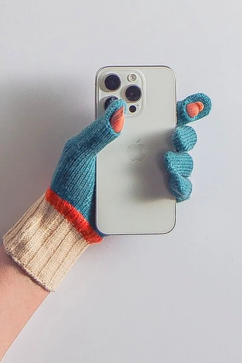 Finger Slit Touchscreen Glove