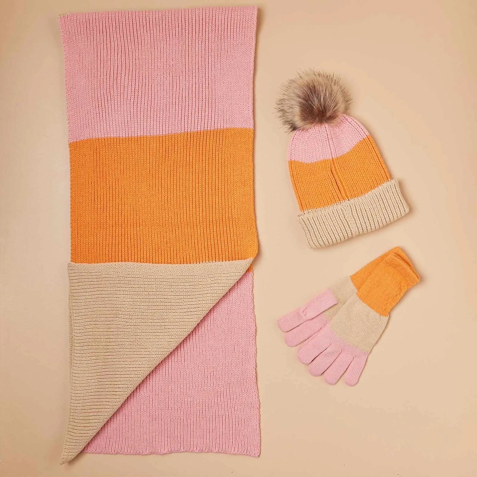 Paddington Orange cozy Knit Gloves